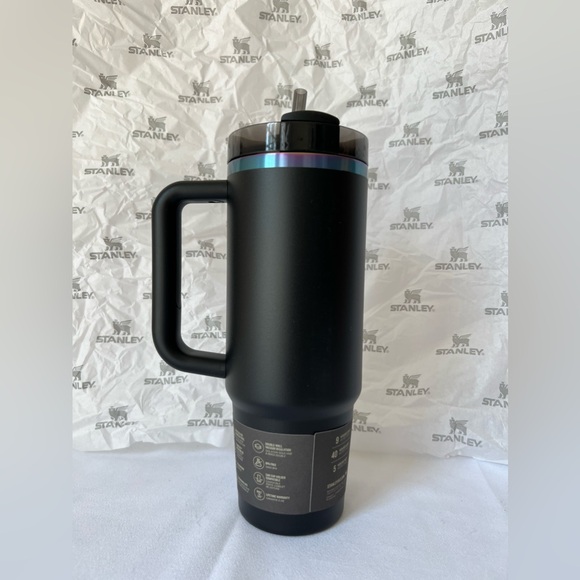 STANLEY The Black Chroma Quencher H2.0 FlowState Tumbler 30 oz - Picture 2 of 13